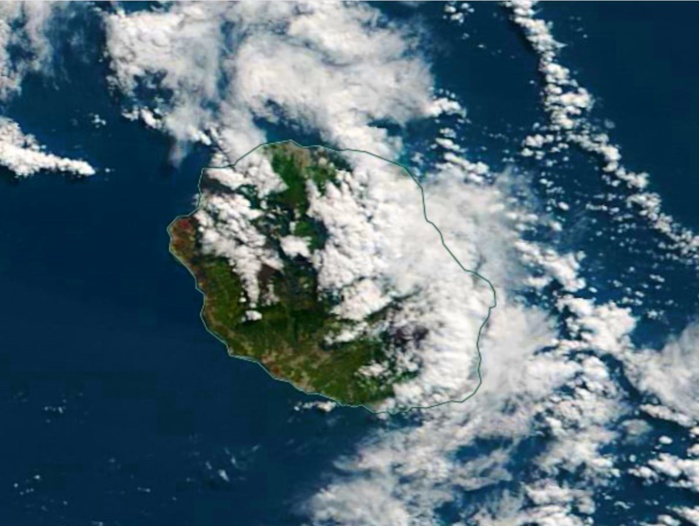 La REUNION capturée par le satellite Terra ce matin à 10h45. NASA US La REUNION capturée par le satellite Terra ce matin à 10h45. NASA US