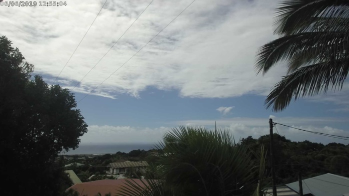 12h55: ciel du nord de l'île. CYCLOTROPIC