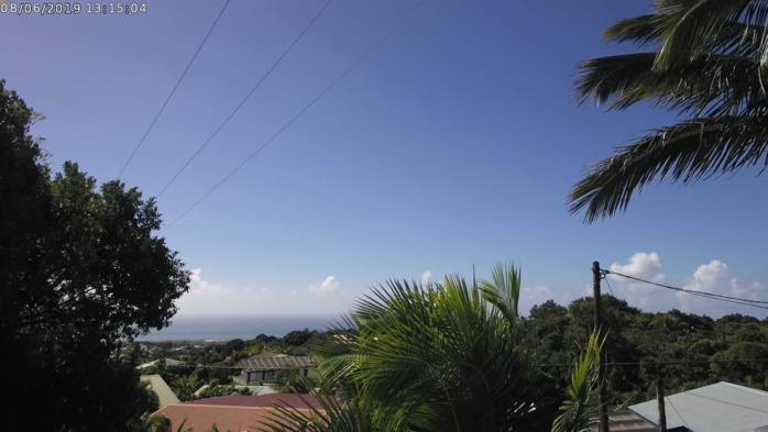 13h15: le beau ciel du nord de l'île. CYCLOTROPIC 13h15: le beau ciel du nord de l'île. CYCLOTROPIC