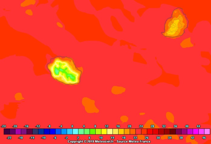 Nuit froide du côté du Maïdo,au Piton de la Fournaise et à la Plaine des Cafres notamment si le ciel reste clair. Simulation Arome pour le milieu de la nuit prochaine. METEO FRANCE