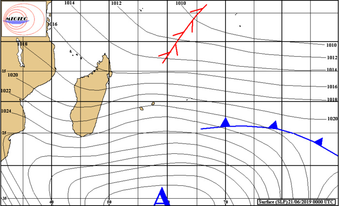 Analyse de la situation de surface ce matin. L'anticyclone domine sur notre région. Néanmoins forte instabilité pour la saison à Agaléga avec 48mm ces dernières 24heures. MMS Analyse de la situation de surface ce matin. L'anticyclone domine sur notre région. Néanmoins forte instabilité pour la saison à Agaléga avec 48mm ces dernières 24heures. MMS