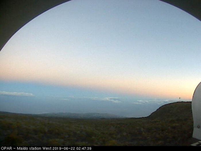 06h45: le jour se lève sur le Maïdo. METEO REUNION 06h45: le jour se lève sur le Maïdo. METEO REUNION