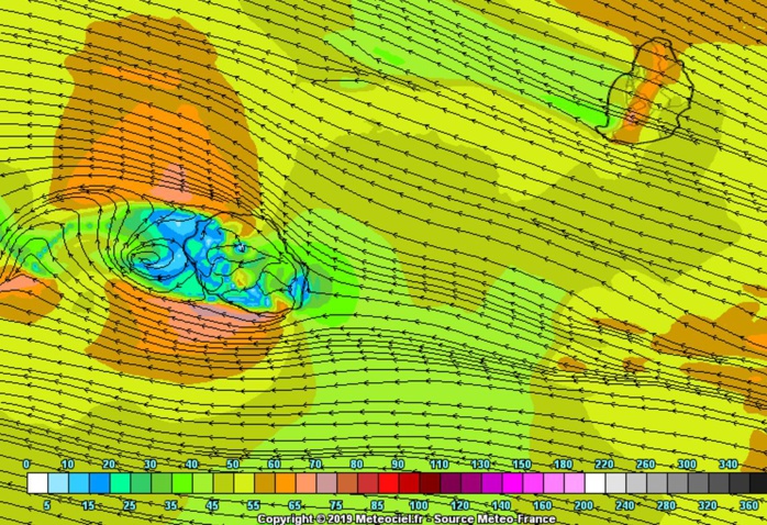 Renforcement de l'alizé sur le Sud et le Nord de l'île demain. Simulation pour la mi-journée. Arome/METEO FRANCE