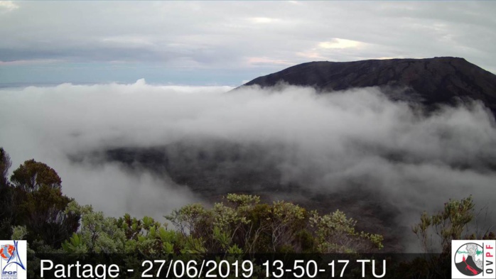 17h50: conditions enfin plus clémentes sur le volcan en cette fin d'après midi. METEO REUNION