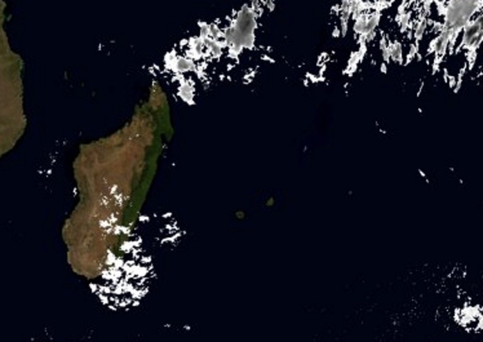 Image Météosat de 05heures. Pas de nuages actifs à proximité des Iles Soeurs. ABANKS