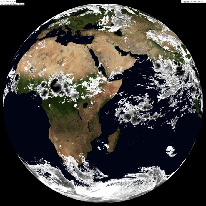 Globe Météosat de 6heures: le nouveau mois débute classiquement. Aucune perturbation près des Mascareignes, les hautes pressions dominent et les systèmes frontaux sont coincés loin au sud de chez nous pour le moment. A.BANKS