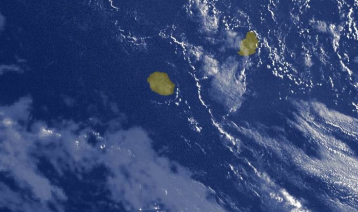 07h15: beau temps ce mardi sur la Réunion. Des nuages remontent lentement par le Sud-Ouest avec du vent de Sud sur les plages pour Mercredi. 07h15: beau temps ce mardi sur la Réunion. Des nuages remontent lentement par le Sud-Ouest avec du vent de Sud sur les plages pour Mercredi.