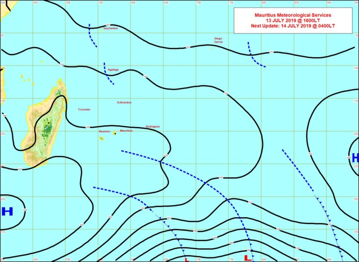 Analyse de la situation de surface cet après midi. L'anticylone(H) au Sud Sud-Ouest de MADA se rapproche lentement de note région. MMS Analyse de la situation de surface cet après midi. L'anticylone(H) au Sud Sud-Ouest de MADA se rapproche lentement de note région. MMS