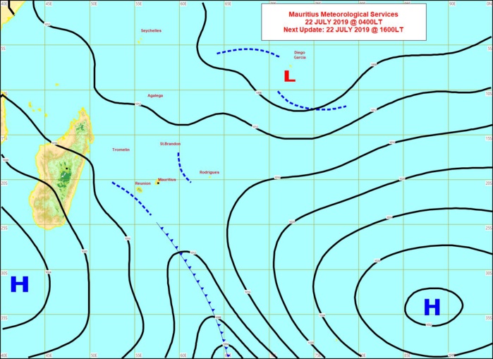 Analyse de surface ce matin: le système frontal est actuellement proche de la REUNION. Il va toucher MAURICE de façon atténuée puis sera suivi par de l'air frais avec un renforcement des vents. MMS