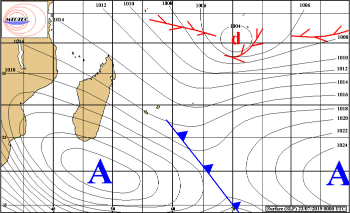 Analyse de surface de ce matin. Le système frontal s'éloigne des Iles Soeurs. L'anticyclone domine à présent au Sud Sud-Est de MADA. Loin au Nord-Est des Mascareignes on note la présence de la "zone suspecte" 96S. MTOTEC