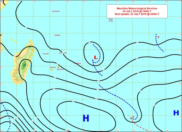 Analyse de la situation de surface cet après midi. Fort gradient sur les Mascareignes donc vents forts circulant entre l'anticyclone(H) et la zone perturbée 01/96S(L). MMS