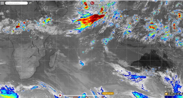 Satellites à 8heures. Composite de l'Océan Indien et du Pacifique. La mousson est active sur la péninsule indienne.