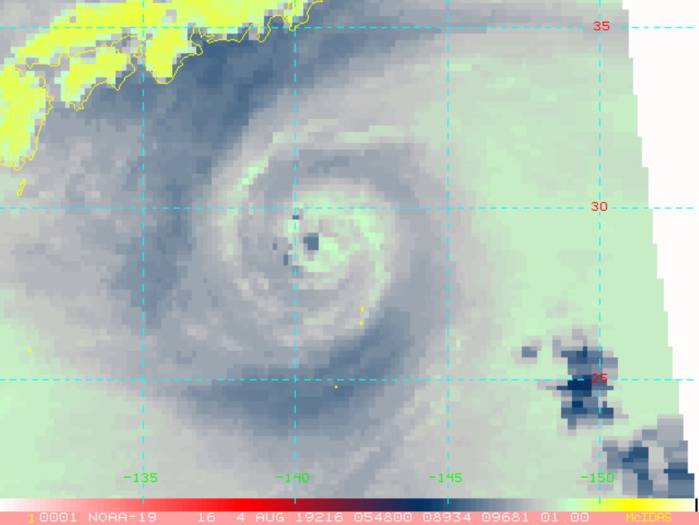 04/0548UTC: FRANCISCO(09W): WELL DEFINED LOW LEVEL CIRCULATION BUT SUBSIDENCE HAS SITFLED DEEP CONVECTION SO FAR