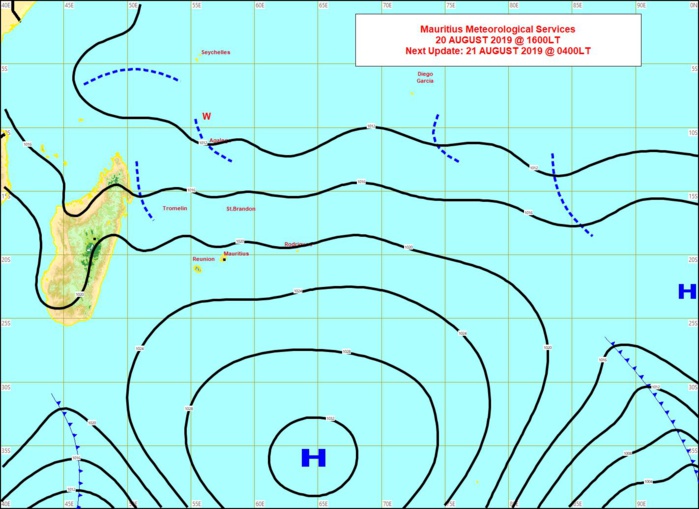 Analyse de surface de cet après midi. L'anticyclone est déjà au Sud Sud-Est des Iles Soeurs. Mercredi l'alizé faiblit sur la Réunion et fait une pause Jeudi mais revient modérément Vendredi. MMS