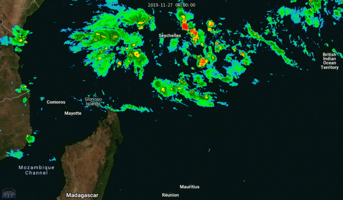 La convection se renforce au Nord de la zone près des îles Seychelles et Agaléga. Des orages ont été détectés cet après-midi. Une formation cyclonique est possible d'ici ce weekend et le début de la semaine prochaine au Nord-Est de la Grande Ile. La convection se renforce au Nord de la zone près des îles Seychelles et Agaléga. Des orages ont été détectés cet après-midi. Une formation cyclonique est possible d'ici ce weekend et le début de la semaine prochaine au Nord-Est de la Grande Ile.