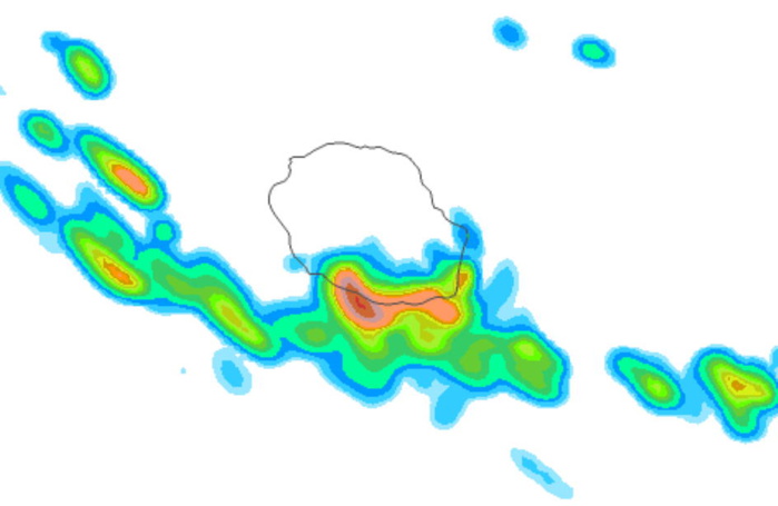 Des averses touchent le Sud de l'île en seconde partie de nuit. Arome.MCIEL.METEO FRANCE. Des averses touchent le Sud de l'île en seconde partie de nuit. Arome.MCIEL.METEO FRANCE.