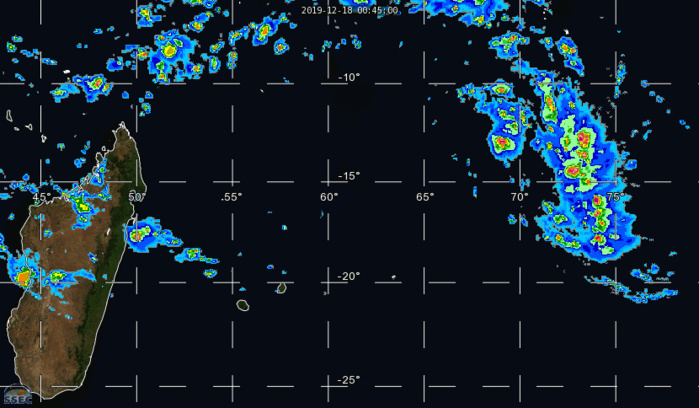 Invest 96S: winds may increase south of the weak circulation. The area is medium