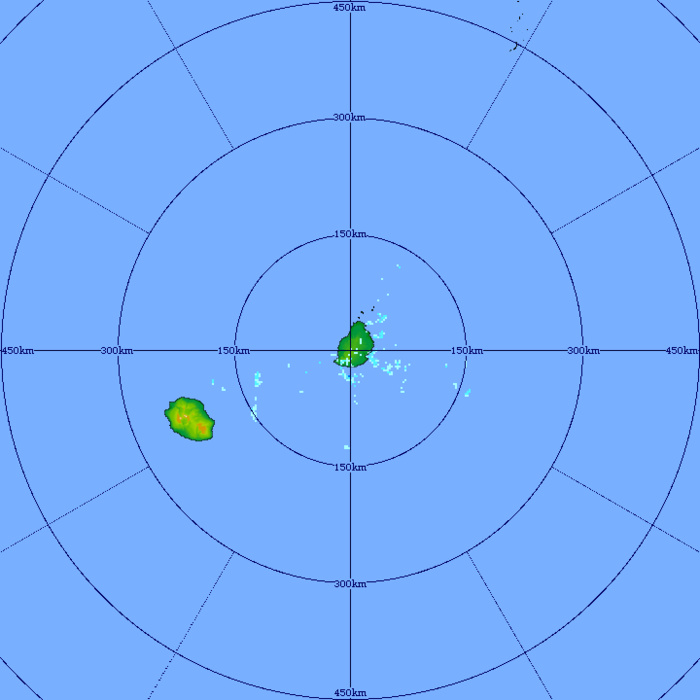 Le radar de TAC montre les petits paquets pluvieux charriés par les alizés. Ils arrivent sur le Sud et l'Est des ILES SOEURS. MMS/VACOAS