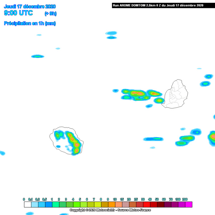 La ligne d'instabilité provoque un temps humide et instable d'abord sur MAURICE puis quelques heures après sur la RÉUNION. Simulation du modèle Arome de Météo France. MÉTÉO-CIEL