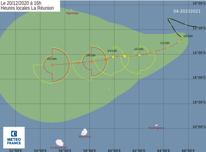 Premières prévisions de trajectoire et d'intensité pour 95S émisent par Météo France Réunion ce Dimanche à 16heures. CMRS/RÉUNION.