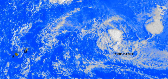 06/0245UTC. TC 08S. SATELLITE SIGNATURE HAS DRAMATICALLY WEAKENED FOR THE PAST 12HOURS AS THE SYSTEM IS DEALING WITH A MARGINAL ENVIRONMENT. PH. 06/0245UTC. TC 08S. SATELLITE SIGNATURE HAS DRAMATICALLY WEAKENED FOR THE PAST 12HOURS AS THE SYSTEM IS DEALING WITH A MARGINAL ENVIRONMENT. PH.