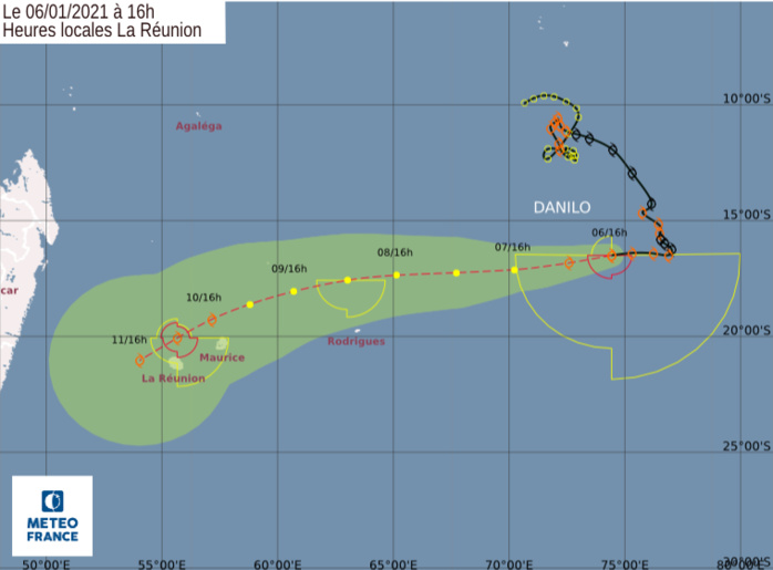 Prévisions de trajectoire et d'intensité émises par le Centre Spécialisé Cyclone de la Réunion à 16heures ce Mercredi. Le passage de DANILO à proximité des ILES SOEURS Dimanche et Lundi est probable. Une forte incertitude persiste quant à l'intensité réelle du phénomène à ce moment là. CMRS.