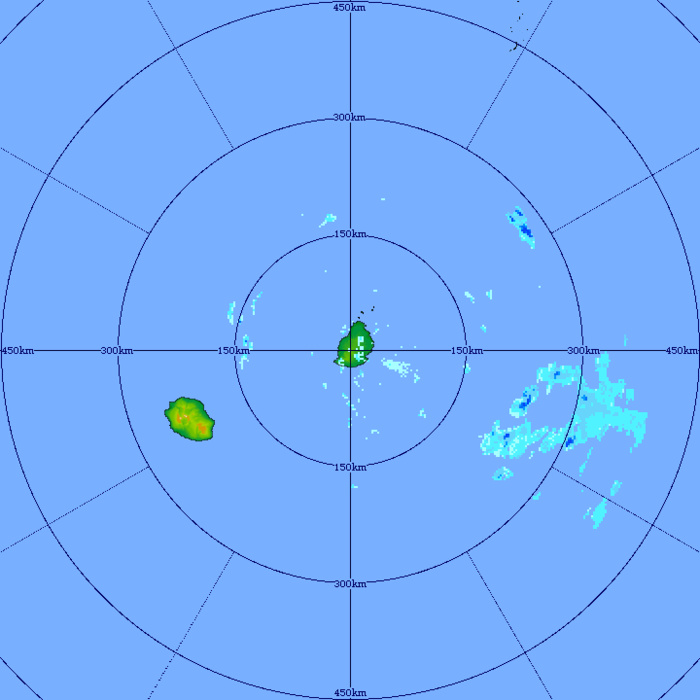 Le radar de TAC montre des cellules pluvieuses modérément actives à moins de 300km de MAURICE en ce début de soirée de Dimanche. MMS/Vacoas.