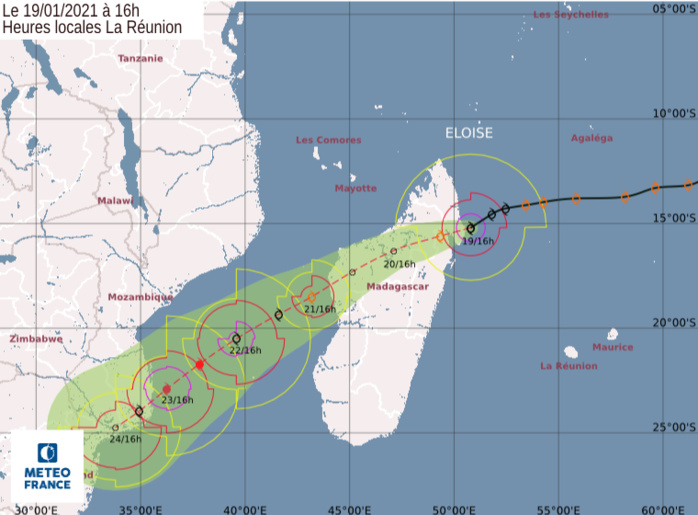 Prévisions de trajectoire et d'intensité émises ce Mardi à 16heures/Mascareignes par le Centre Spécialisé Cyclone de la RÉUNION. ELOISE touche terre au stade de Forte Tempête avec des rafales maximales près de son centre estimées atteindre 140km/h sur mer.