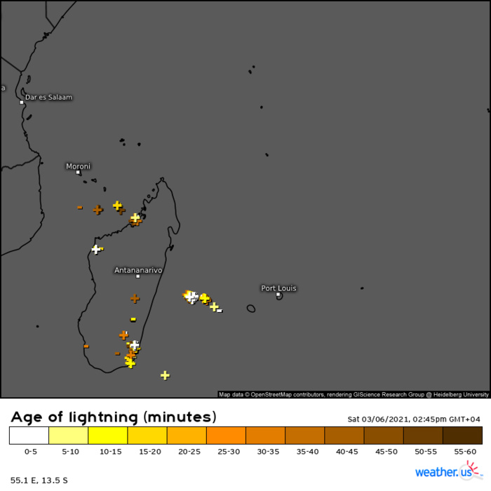 06/14h45. Détection des orages. En blanc ceux détectés dans les 5minutes. A comparer avec l'image satellite plus haut.