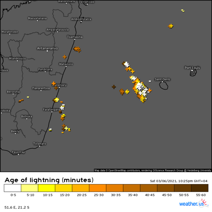 INVEST 91S. 06/1825UTC. THUNDERY ACTIVITY TO THE WEST OF RÉUNION ISLAND.