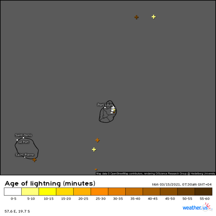 15/0730. Des orages éclatent encore en ce début de matinée comme sur l'Est de MAURICE. WUS