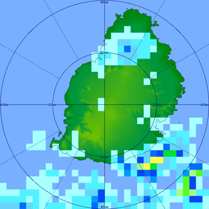 15/11h11. En cette fin de matinée le radar de TAC montre que les averses orageuses ont quitté l'île. Elles persistent à proximité immédiate des côtes Sud-Est. MMS/Vacoas.