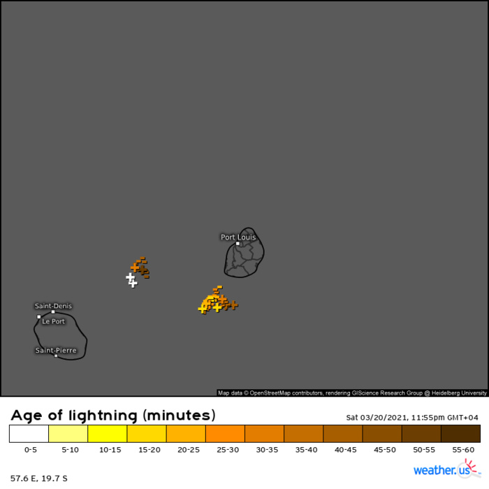 Quelques foyers orageux étaient actifs en milieu de nuit de Samedi à Dimanche entre MAURICE et la RÉUNION. Carte de 23h55 Samedi. WUS. Quelques foyers orageux étaient actifs en milieu de nuit de Samedi à Dimanche entre MAURICE et la RÉUNION. Carte de 23h55 Samedi. WUS.