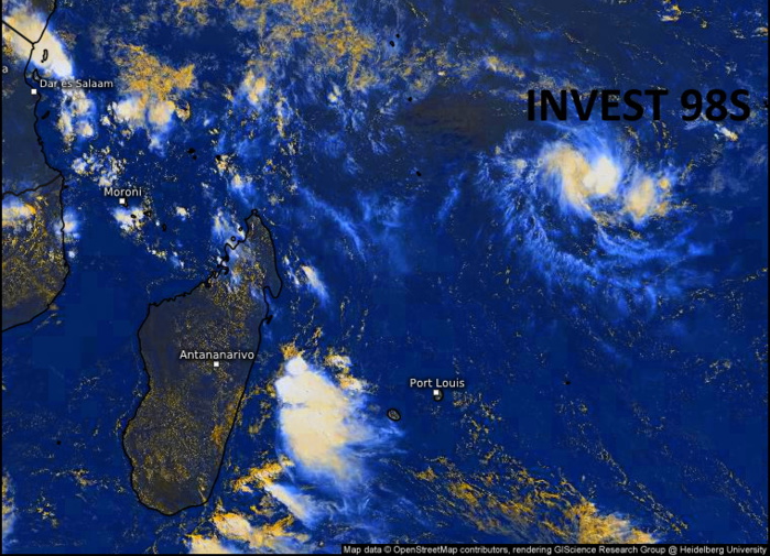 INVEST 98S. 27/0645UTC. FORMATIVE BANDING AND  PERSISTENT CONVECTION FLARING NEAR A LOW LEVEL CIRCULATION CENTER. Eumetsat. Enhanced by Patrick Hoareau. INVEST 98S. 27/0645UTC. FORMATIVE BANDING AND  PERSISTENT CONVECTION FLARING NEAR A LOW LEVEL CIRCULATION CENTER. Eumetsat. Enhanced by Patrick Hoareau.
