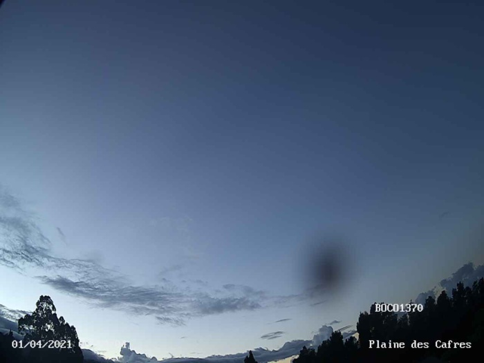 01/06h20. Ciel clément ce matin à Bois Court/Plaine des Cafres. Webcam MÉTÉO-R OI.