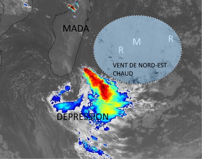 Photo satellite de 05h ce Lundi matin. Les Mascareignes se situent à l'arrière d'une dépression qui évolue au Sud de la pointe Sud de MADA. Un flux de Nord-Est traverse nos îles en direction de la dépression. Cela signifie des températures encore plus chaudes que la normale et une masse d'air peu humide. Mardi après-midi on peut espérer des averses estivales un peu plus nombreuses sur les moitiés Sud-Ouest des ILES SOEURS. Eumetsat. PH.