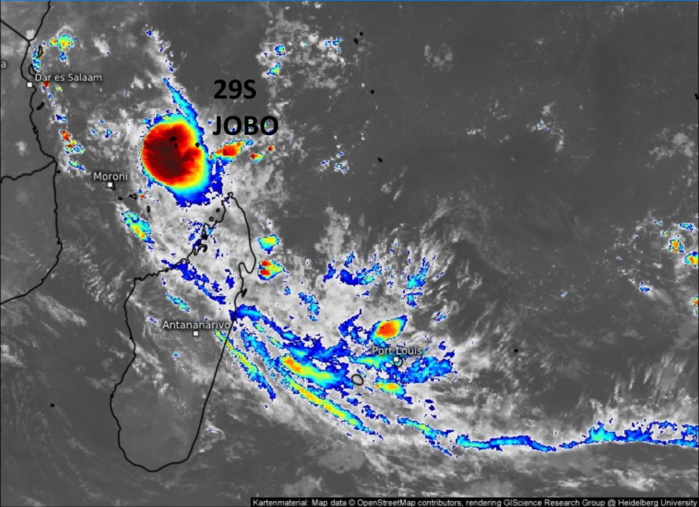 29S(JOBO). 22/04UTC.ANIMATED ENHANCED INFRARED (EIR) SATELLITE IMAGERY (EIR) DEPICTS THAT THE STORM IS STRUGGLING TO  FURTHER DEVELOP AND HAS ELONGATED ALONG A NORTHWEST TO SOUTHEAST  TROUGH AXIS. 29S(JOBO). 22/04UTC.ANIMATED ENHANCED INFRARED (EIR) SATELLITE IMAGERY (EIR) DEPICTS THAT THE STORM IS STRUGGLING TO  FURTHER DEVELOP AND HAS ELONGATED ALONG A NORTHWEST TO SOUTHEAST  TROUGH AXIS.