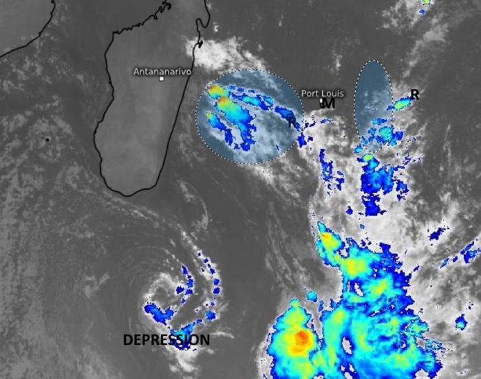 Photo satellite de 5h30 ce Mercredi. L'instabilité associée à la Dépression au Sud de MADA augmente sur la zone. Une activité pluvio-orageuse se rapproche de la RÉUNION par l'Ouest  alors qu'une ligne d'instabilité a intéressé RODRIGUES et se rapproche de MAURICE. WUS.