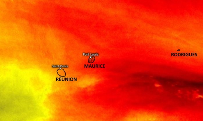 Les conditions sont sèches en altitude sur la zone des Mascareignes( jaune et surtout rouge, air stable et relativement chaud peu favorable à la convection). En basse couche on peut observer localement un peu plus d'humidité avec l'effet du relief et des brises mais cela reste marginal. WUS.