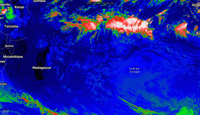 Les nuages actifs sont loin au Nord de nos ziles. Un système frontal remonte par le Sud-Ouest de la Grande Ile. Le faible flux de Nord va réchauffer l'atmosphère en journée sur nos ziles ces deux prochains jours.