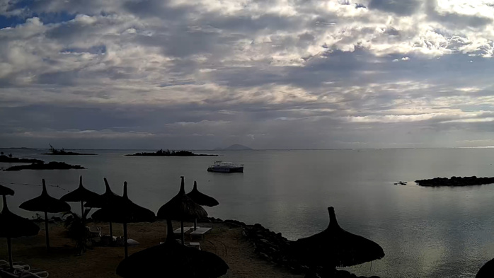 ILES SOEURS: Vendredi 08 Octobre 2021: les prévisions du temps pour MAURICE et la RÉUNION ILES SOEURS: Vendredi 08 Octobre 2021: les prévisions du temps pour MAURICE et la RÉUNION