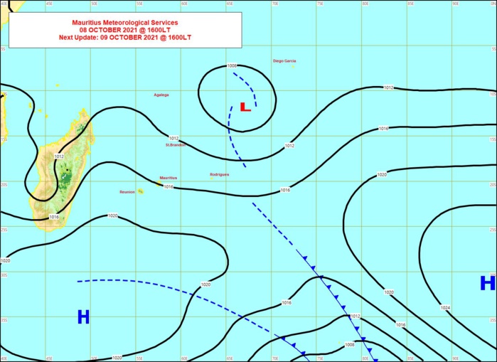 L'anticyclone au Sud-Sud-Ouest des Mascareignes établit des alizés modérés à assez forts sur nos "ziles". Un Avis de Vents Forts pour RODRIGUES a été émis par MMS/Vacoas : il est valable 24heures à partir de Samedi 13h.