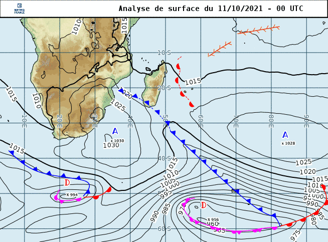 Un système frontal assez actif provoque des un temps orageux sur le Sud du Canal de Mozambique. Notez qu'il s'étire depuis 60°Sud jusqu'à 20°Nord!