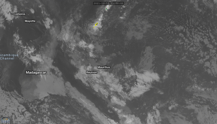 ILES SOEURS: Mardi 12 Octobre 2021: les prévisions du temps pour MAURICE et la RÉUNION: soleil pour l'une, pluies pour l'autre!