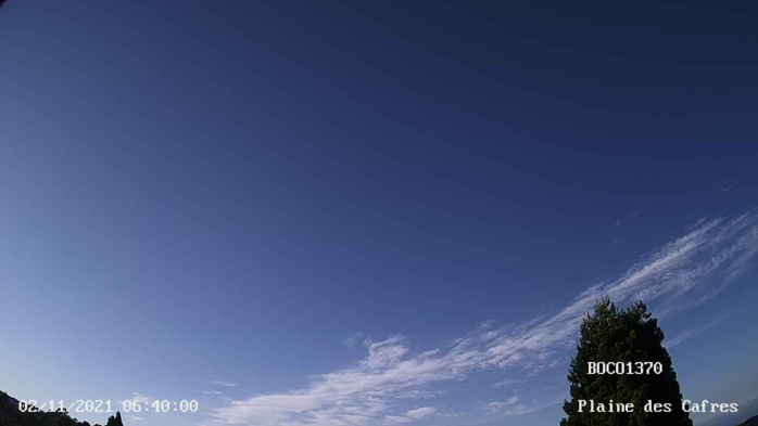 MÉTÉOR-OCÉAN INDIEN.Vous pouvez agrandir l'image en cliquant et en l'élargissant avec vos doigts. MÉTÉOR-OCÉAN INDIEN.Vous pouvez agrandir l'image en cliquant et en l'élargissant avec vos doigts.