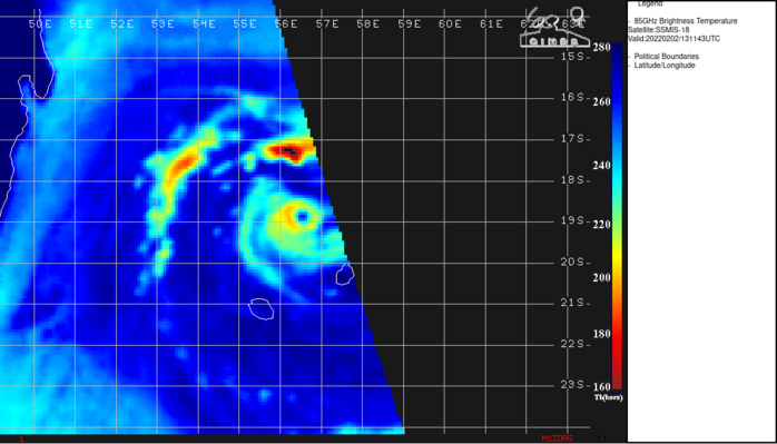 TC 08S(BATSIRAI): CAT 4 US tracking North of Réunion island// TC 09P struggling under dry air// Invest 90S: now Medium,02/15utc