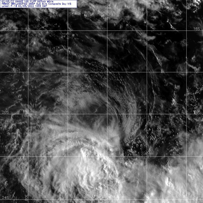 Intense TC 08S(BATSIRAI): CAT 3 US making landfall near Mananjary/Madagascar//TC 10S(CLIFF): weakening, 05/15utc