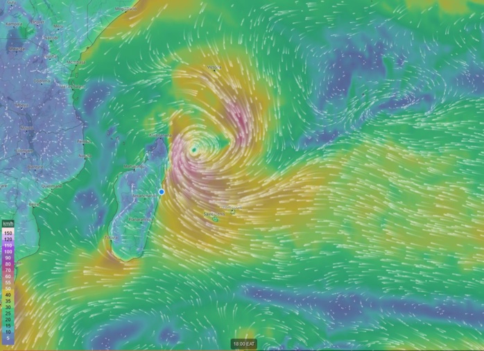 Invest 90S is forecast to enter a FUJIWHARA state with Invest 96S and be eventually absorbed//1618utc, 1700utc update