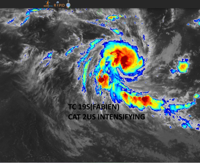 CAT 2 US 19S(FABIEN) approaching DIEGO GARCIA and intensifying// 1515utc