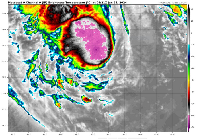 TC 07P intensifying//TC 06S(ANGGREK) re-intensifying//TCFA issued for Invest 92S//3 Week Tropical Cyclone Formation Probability//2403utc